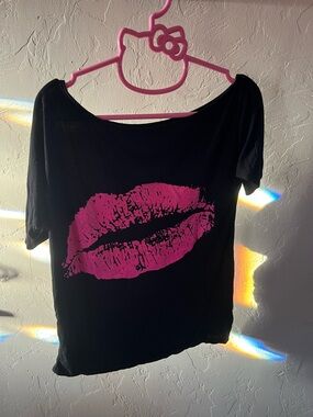 Black Short-Sleeve Tee with Pink Lip Graphic